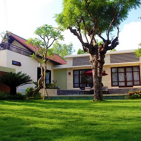 Kubu Kulat Villa